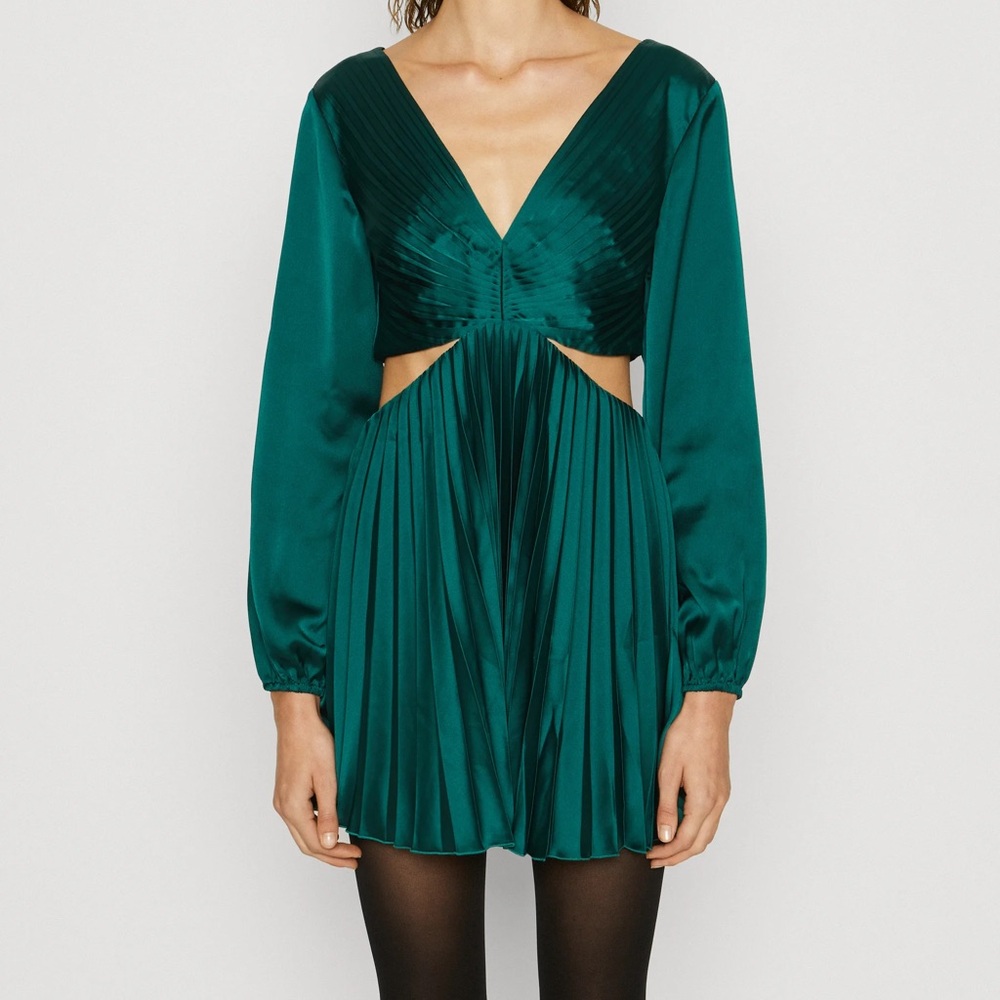 Abercrombie & Fitch Long Sleeve‎ Pleated Satin Mini Dress Green Cutouts XS NEW